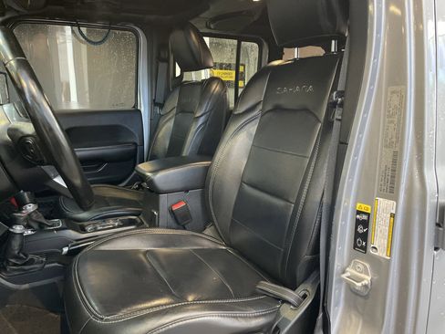 Used 2021 Jeep Wrangler Unlimited Sahara w/ Cold Weather Group image 17