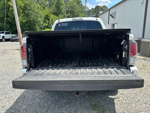 Used 2021 Toyota Tacoma TRD Sport w/ Technology Package AWD/4WD image 26