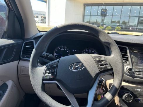 Used 2017 Hyundai Tucson SE w/ SE Popular Package 02 FWD image 5