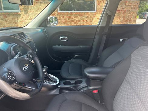 Used 2019 Kia Soul + FWD image 17