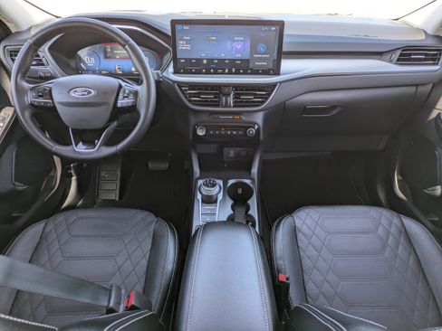 Used 2023 Ford Escape Platinum w/ Premium Technology Package image 16