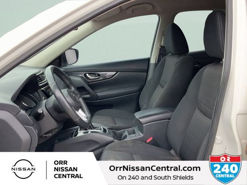 Used 2017 Nissan Rogue SV FWD image 17