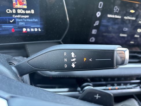 Used 2025 Chevrolet Equinox LT AWD/4WD image 23