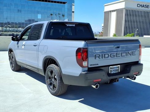 New 2025 Honda Ridgeline Black Edition image 6