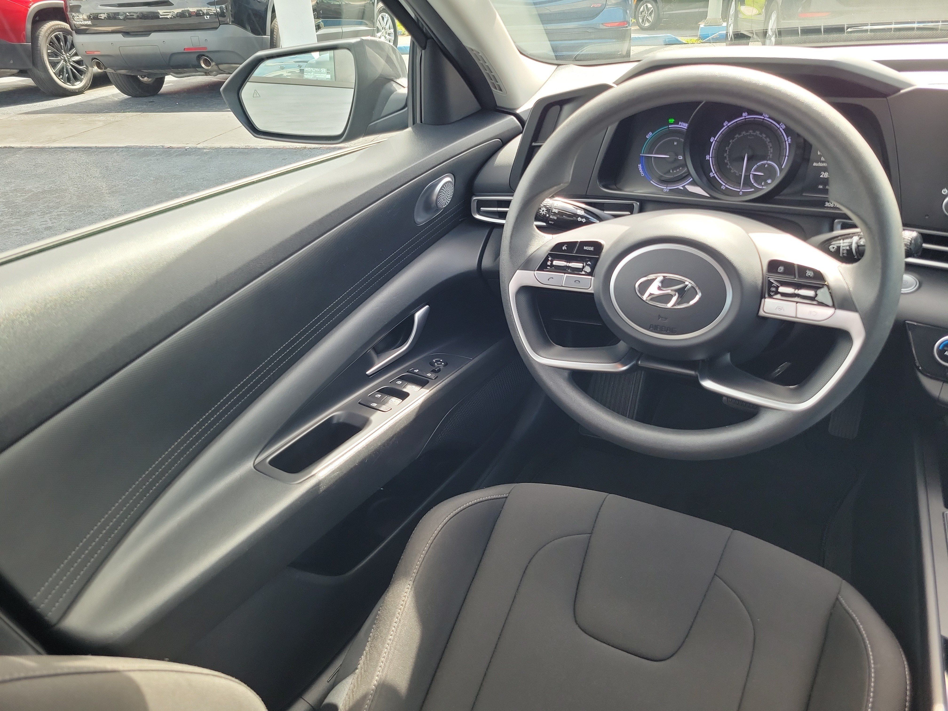 Used 2023 Hyundai Elantra Blue FWD image 13