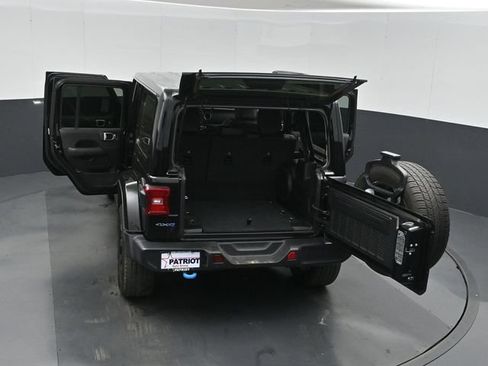 Used 2022 Jeep Wrangler Unlimited Sahara w/ Cold Weather Group AWD/4WD image 51