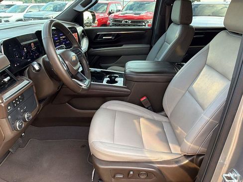 Used 2025 Chevrolet Tahoe LT w/ Comfort Package RWD image 16