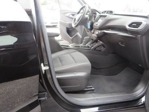 Used 2022 Chevrolet TrailBlazer LS FWD image 25
