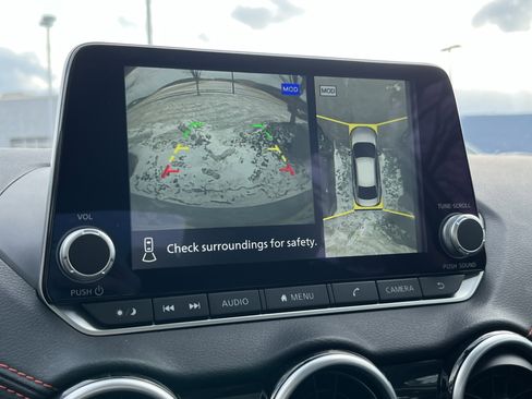 Used 2024 Nissan Sentra SR w/ SR Premium Package image 27