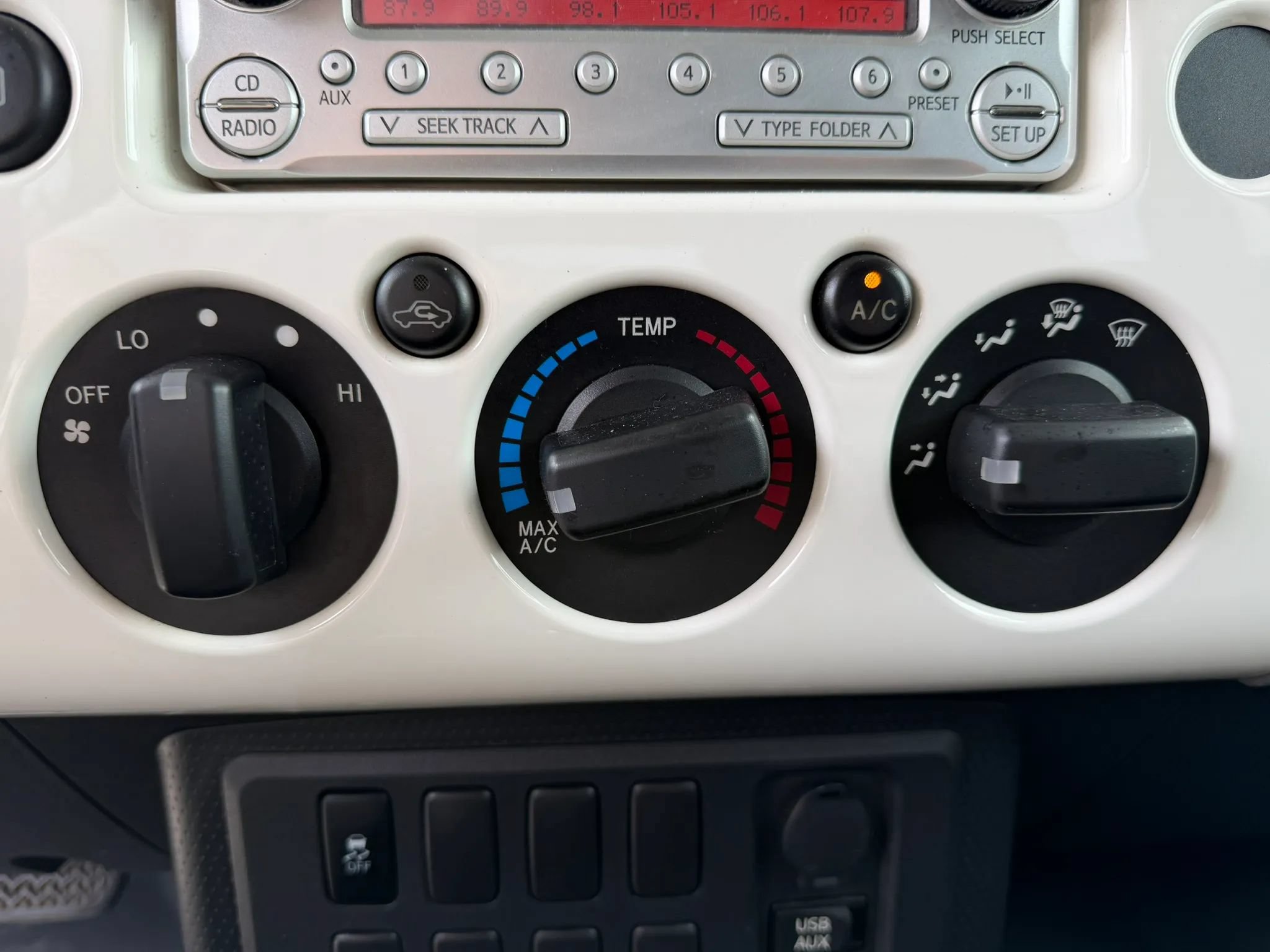 Used 2014 Toyota FJ Cruiser 4WD w/ Convenience Package image 32