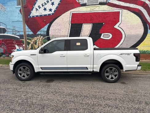 Used 2018 Ford F150 XLT w/ Equipment Group 302A Luxury AWD/4WD image 3