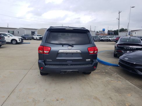 Used 2010 Toyota Sequoia Limited RWD image 6