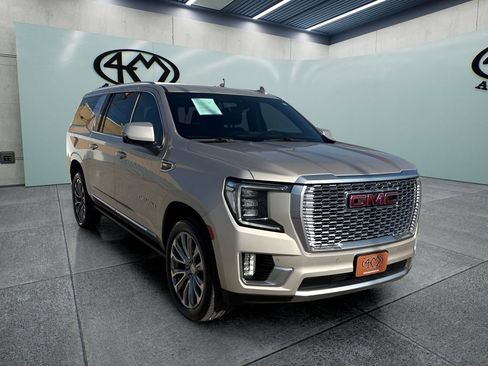 Used 2021 GMC Yukon XL Denali w/ Denali Premium Package AWD/4WD image 1