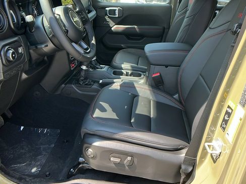 New 2025 Jeep Wrangler Unlimited Rubicon image 16
