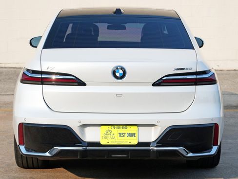 Used 2023 BMW i7 xDrive60 w/ Executive Package 2 AWD/4WD image 66