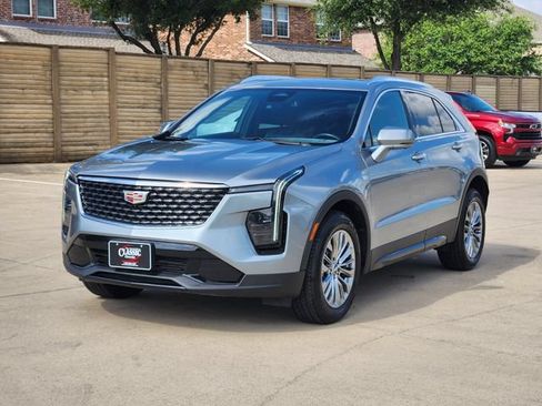 Used 2025 Cadillac XT4 Premium Luxury FWD image 11
