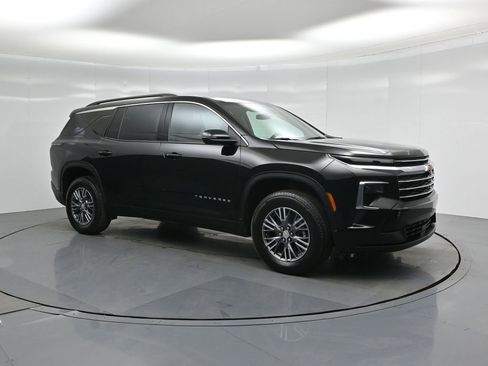 Used 2024 Chevrolet Traverse LT image 22
