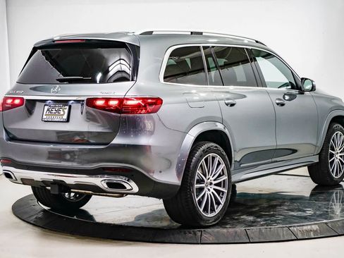 Used 2025 Mercedes-Benz GLS 450 4MATIC image 4