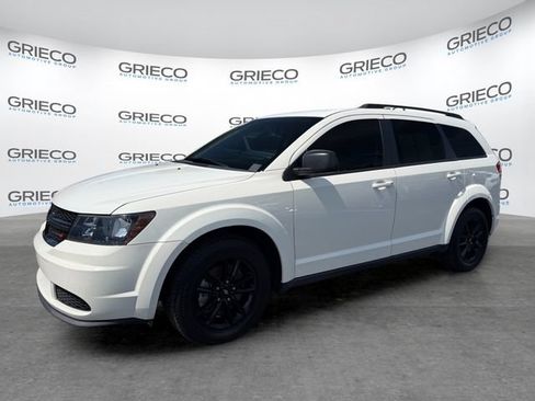 Used 2020 Dodge Journey SE w/ SE Popular Equipment Group FWD image 3