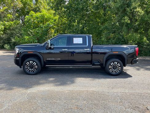 Used 2024 GMC Sierra 2500 Denali Ultimate w/ Max Trailering Package AWD/4WD image 2