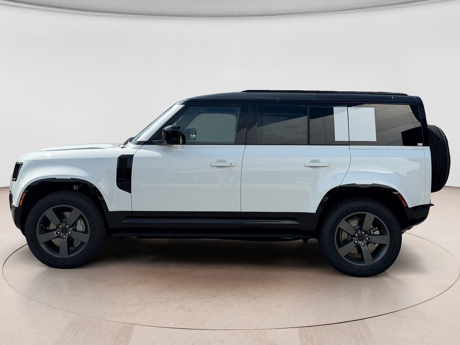 New 2026 Land Rover Defender 110 X-Dynamic SE AWD/4WD image 2