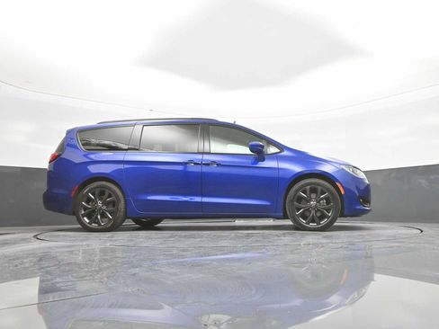 Used 2019 Chrysler Pacifica Touring-L Plus w/ Advanced Safetytec Group FWD image 45