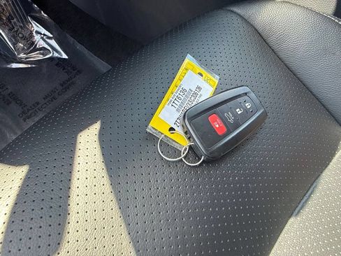 Used 2025 Toyota RAV4 XLE w/ Convenience Package FWD image 22