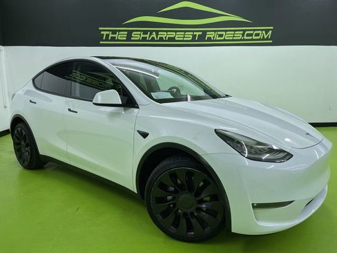 Used 2022 Tesla Model Y Long Range image 1