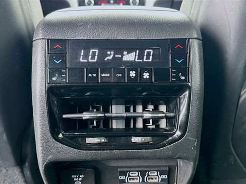 Used 2022 Jeep Grand Cherokee L Overland w/ Advanced Protech Group III image 18