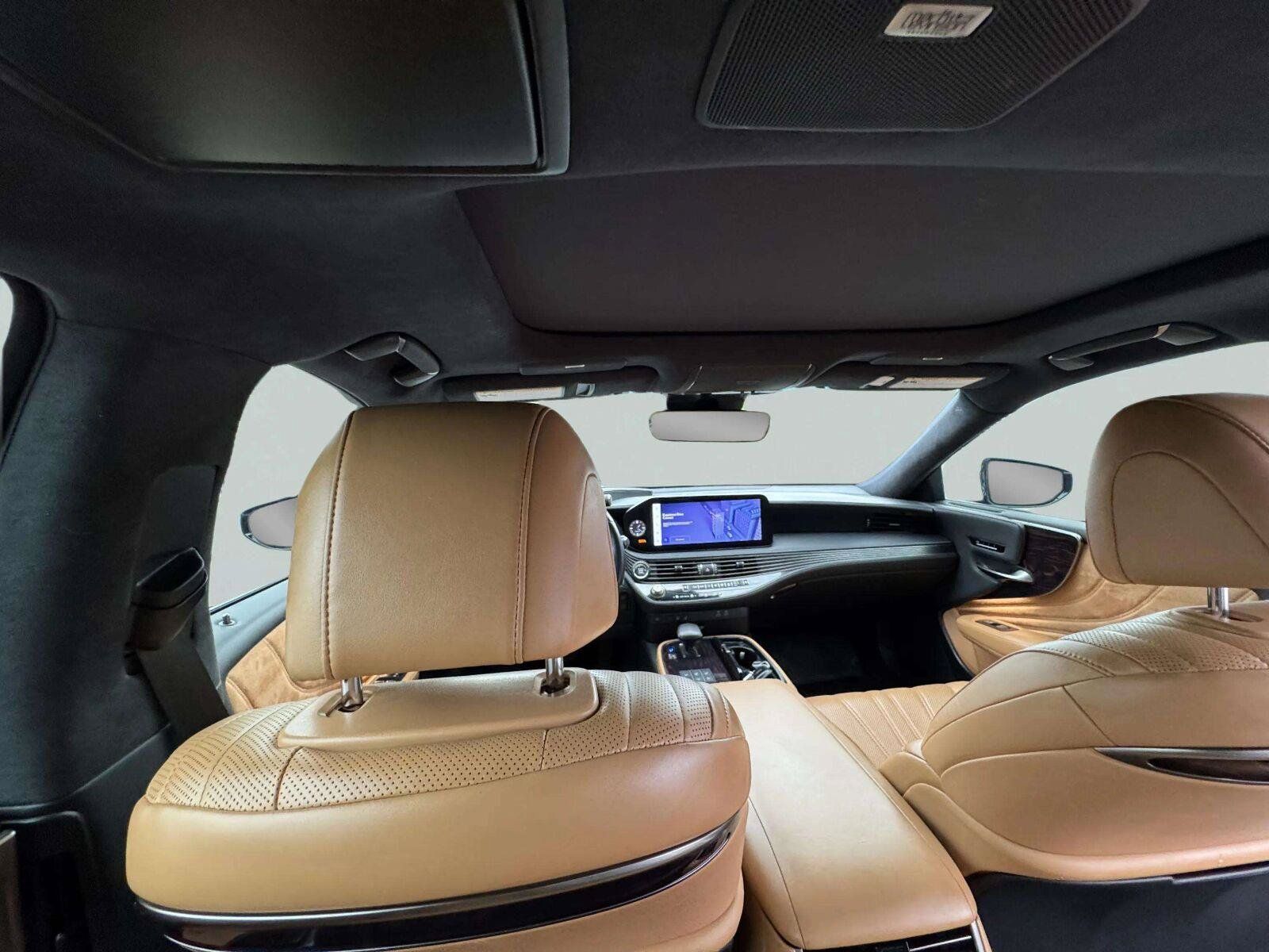 Used 2023 Lexus LS 500 w/ Interior Upgrade Package RWD image 39