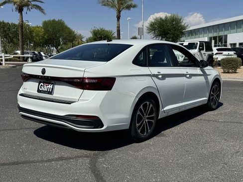 Used 2025 Volkswagen Jetta Sport image 3