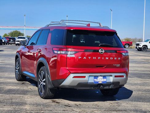 Used 2023 Nissan Pathfinder Platinum w/ Cargo Package image 6