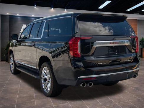 Used 2023 GMC Yukon XL Denali AWD/4WD image 13