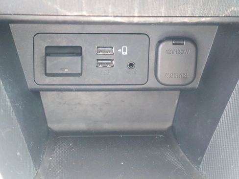 Used 2020 Toyota Yaris LE FWD image 33
