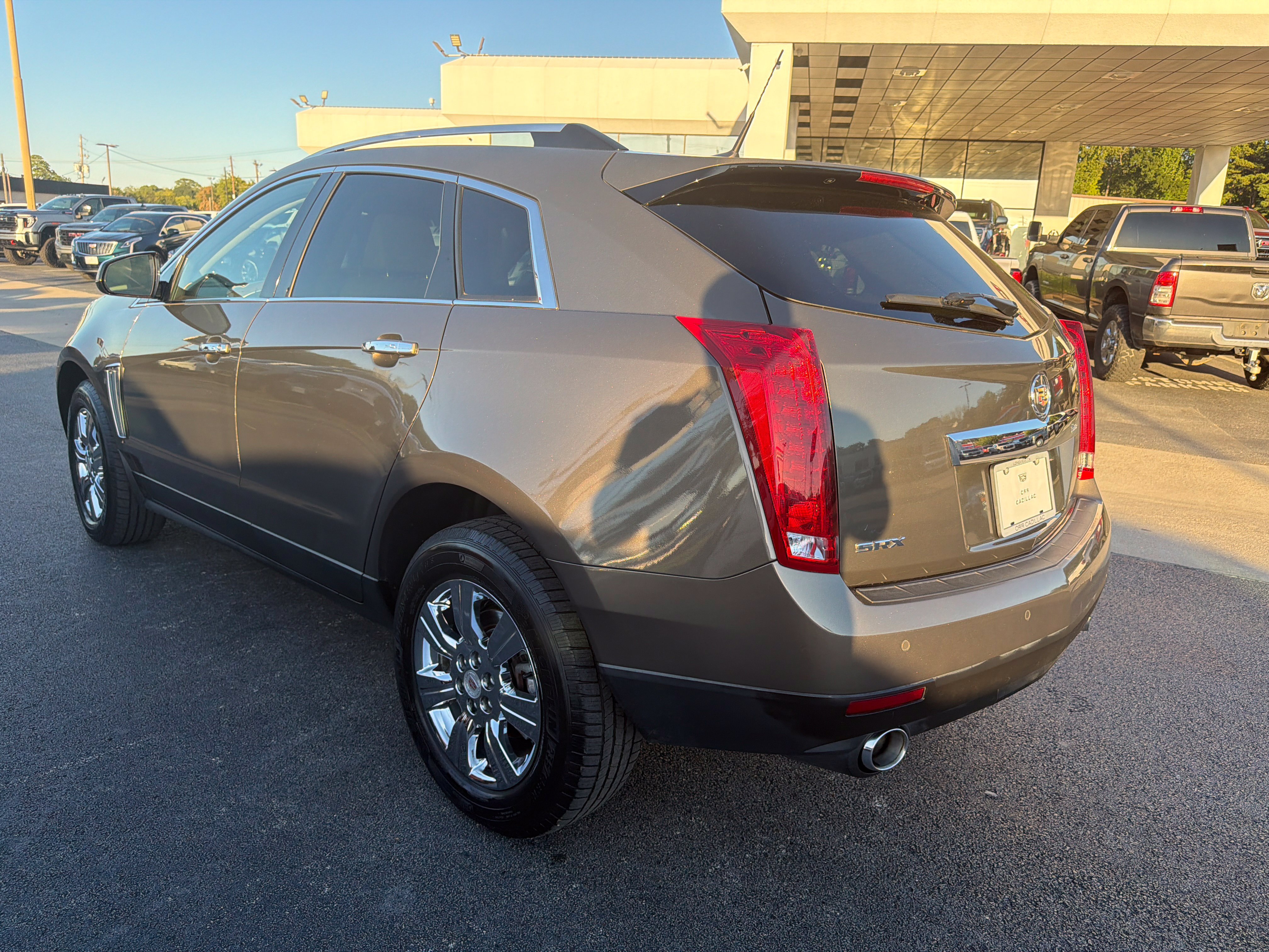 Used 2014 Cadillac SRX Luxury FWD image 7