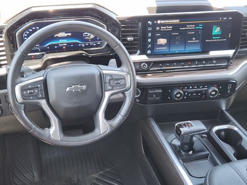 Used 2022 Chevrolet Silverado 1500 LT Trail Boss w/ LT Trail Boss Premium Package AWD/4WD image 26
