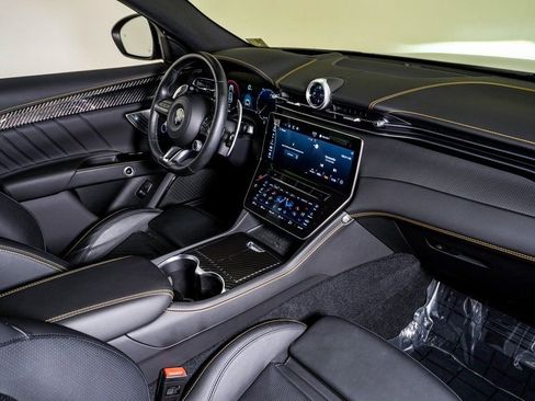 Certified 2024 Maserati Grecale Trofeo image 14