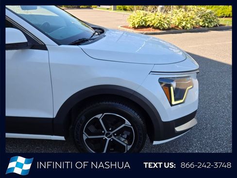 Used 2023 Kia Niro EX FWD image 11
