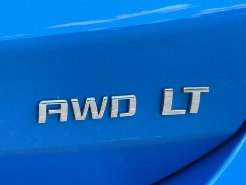 Used 2024 Chevrolet Equinox LT AWD/4WD image 2