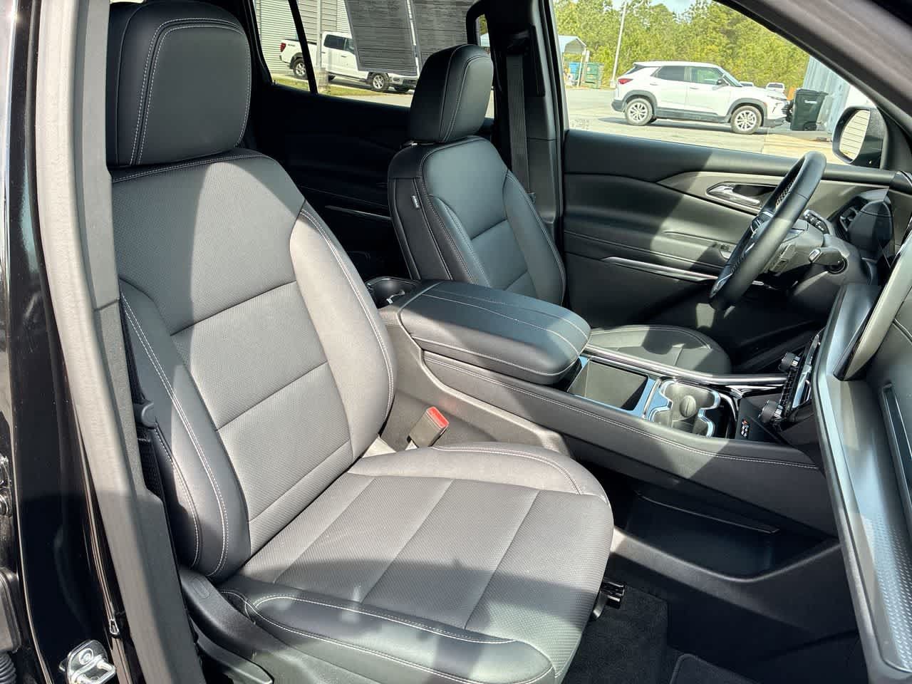 Used 2026 Chevrolet Traverse LT FWD image 27