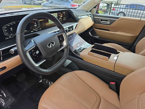 Certified 2025 INFINITI QX80 Sensory image 16