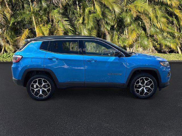 Used 2025 Jeep Compass Limited AWD/4WD image 4