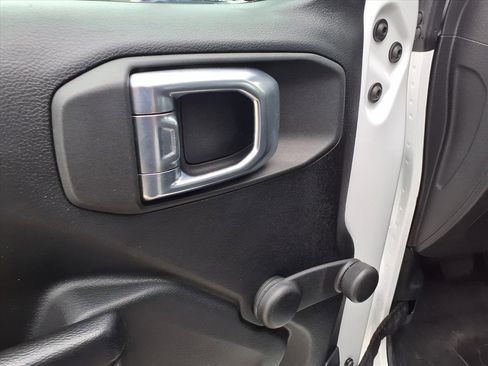 Used 2021 Jeep Gladiator Sport image 20