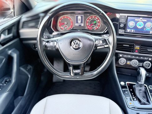 Used 2019 Volkswagen Jetta R-Line FWD image 14