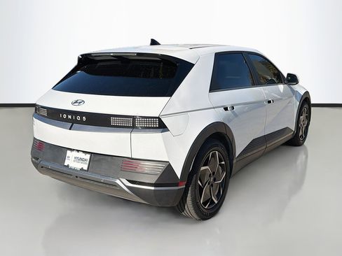 Used 2022 Hyundai Ioniq 5 SE image 3