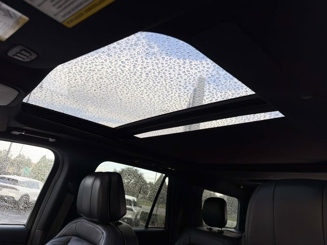 Certified 2025 Lincoln Navigator Reserve w/ Jet Appearance Package AWD/4WD image 32
