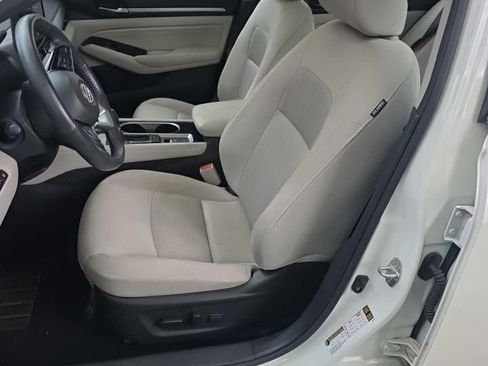 Certified 2023 Nissan Altima 2.5 SV w/ SV Premium Package FWD image 4