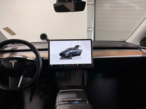 Used 2023 Tesla Model Y Long Range AWD/4WD image 19