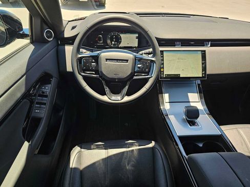Used 2025 Land Rover Range Rover Evoque S AWD/4WD image 18