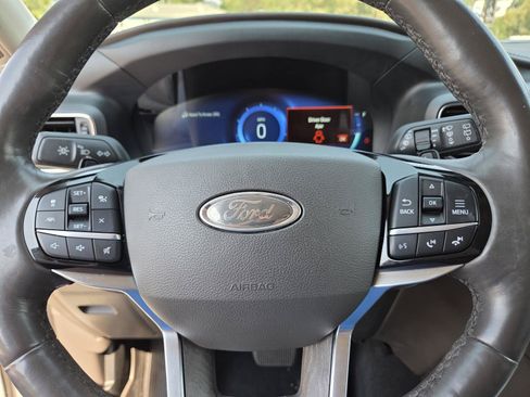 Used 2021 Ford Explorer Platinum w/ Equipment Group 601A AWD/4WD image 24